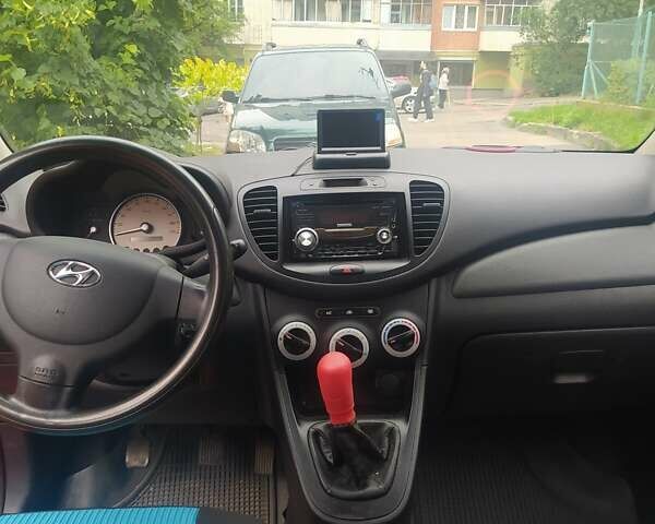 Красный Хендай и10, объемом двигателя 1.09 л и пробегом 140 тыс. км за 3900 $, фото 8 на Automoto.ua