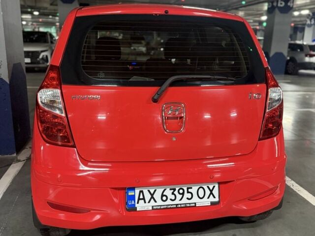 Красный Хендай и10, объемом двигателя 1.1 л и пробегом 75 тыс. км за 8000 $, фото 2 на Automoto.ua