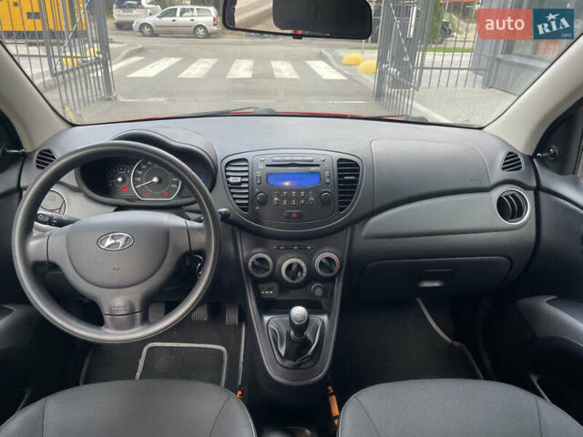 Красный Хендай и10, объемом двигателя 1.1 л и пробегом 117 тыс. км за 5499 $, фото 19 на Automoto.ua