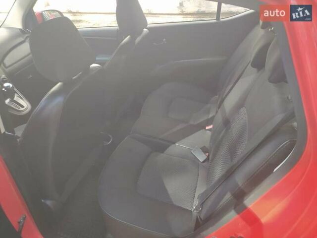 Хендай и10 2011 в Запорожье на Automoto.ua Красный Хендай и10, объемом двигателя 1.25 л и пробегом 65 тыс. км за 6800 $, фото 7 на Automoto.ua