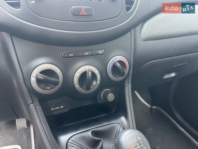 Красный Хендай и10, объемом двигателя 1.1 л и пробегом 117 тыс. км за 5499 $, фото 27 на Automoto.ua