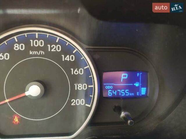 Хендай и10 2011 в Запорожье на Automoto.ua Красный Хендай и10, объемом двигателя 1.25 л и пробегом 65 тыс. км за 6800 $, фото 2 на Automoto.ua