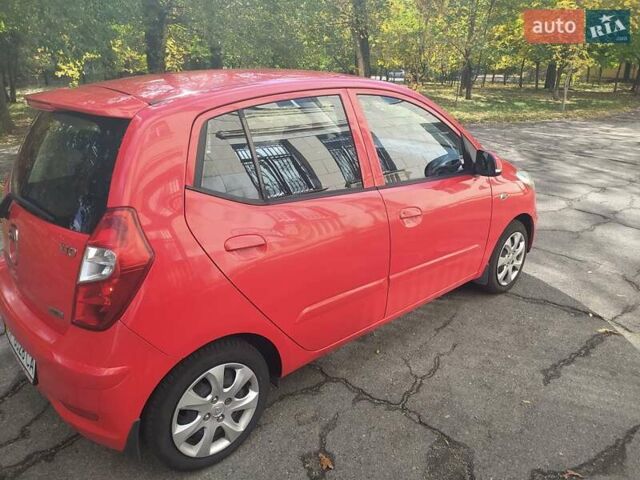 Хендай и10 2011 в Запорожье на Automoto.ua Красный Хендай и10, объемом двигателя 1.25 л и пробегом 65 тыс. км за 6800 $, фото 10 на Automoto.ua