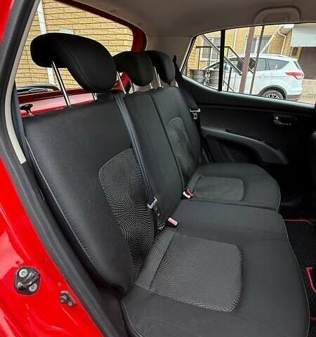 Красный Хендай и10, объемом двигателя 1.25 л и пробегом 186 тыс. км за 6100 $, фото 7 на Automoto.ua