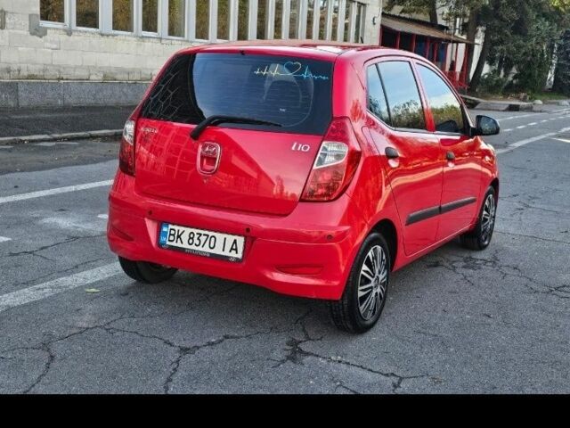 Красный Хендай и10, объемом двигателя 1.1 л и пробегом 90 тыс. км за 5000 $, фото 2 на Automoto.ua