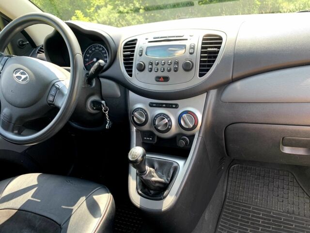 Червоний Хендай і10, об'ємом двигуна 1.2 л та пробігом 128 тис. км за 4800 $, фото 8 на Automoto.ua