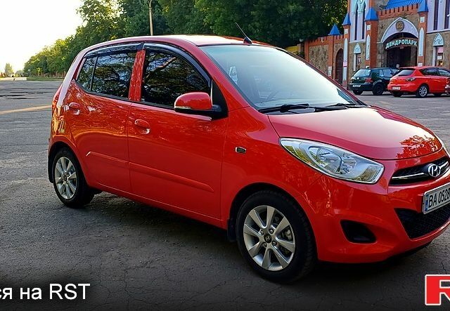 Красный Хендай и10, объемом двигателя 1.1 л и пробегом 55 тыс. км за 7200 $, фото 2 на Automoto.ua