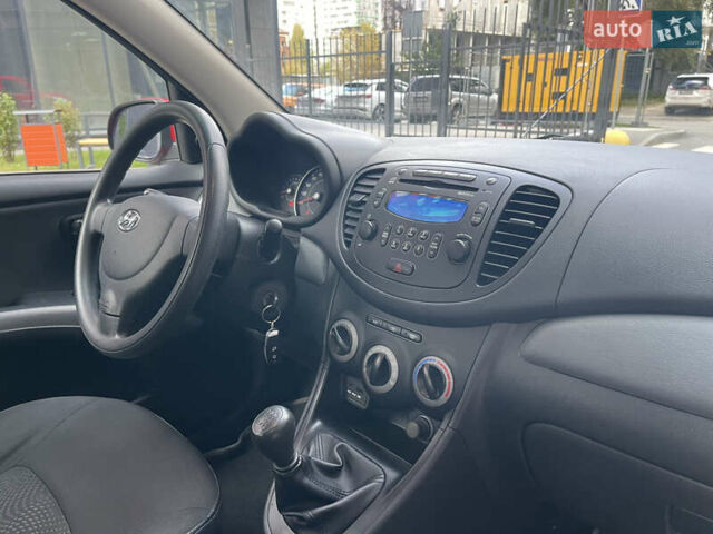 Красный Хендай и10, объемом двигателя 1.1 л и пробегом 117 тыс. км за 5499 $, фото 23 на Automoto.ua