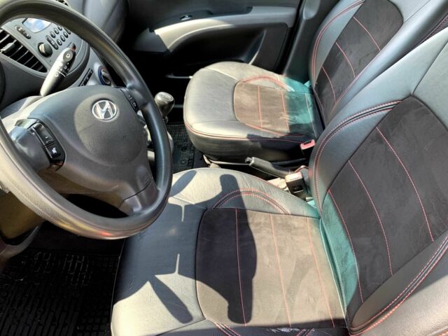 Червоний Хендай і10, об'ємом двигуна 1.2 л та пробігом 128 тис. км за 4800 $, фото 10 на Automoto.ua