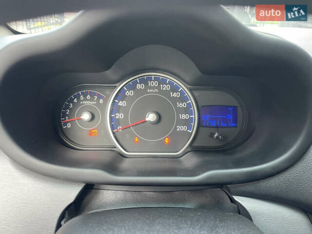 Красный Хендай и10, объемом двигателя 1.1 л и пробегом 117 тыс. км за 5499 $, фото 25 на Automoto.ua