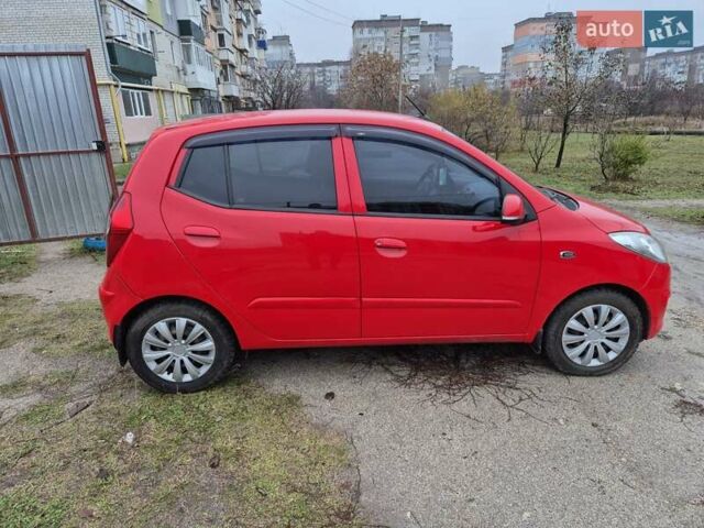 Красный Хендай и10, объемом двигателя 1.09 л и пробегом 64 тыс. км за 6200 $, фото 7 на Automoto.ua