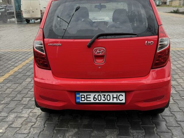 Красный Хендай и10, объемом двигателя 1.1 л и пробегом 69 тыс. км за 7200 $, фото 4 на Automoto.ua