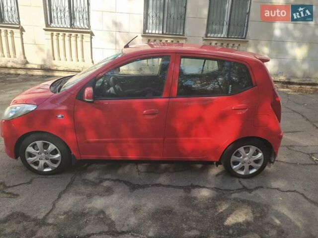 Хендай и10 2011 в Запорожье на Automoto.ua Красный Хендай и10, объемом двигателя 1.25 л и пробегом 65 тыс. км за 6800 $, фото 3 на Automoto.ua