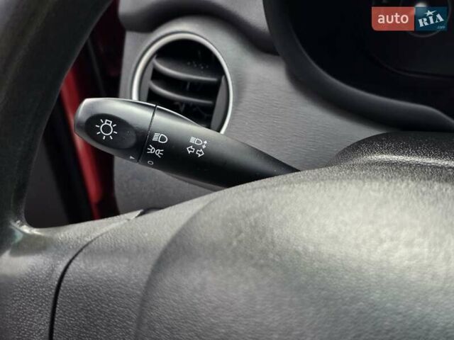 Красный Хендай и10, объемом двигателя 1.1 л и пробегом 176 тыс. км за 6499 $, фото 12 на Automoto.ua