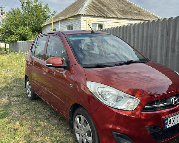 Красный Хендай и10, объемом двигателя 1.09 л и пробегом 91 тыс. км за 5000 $, фото 2 на Automoto.ua