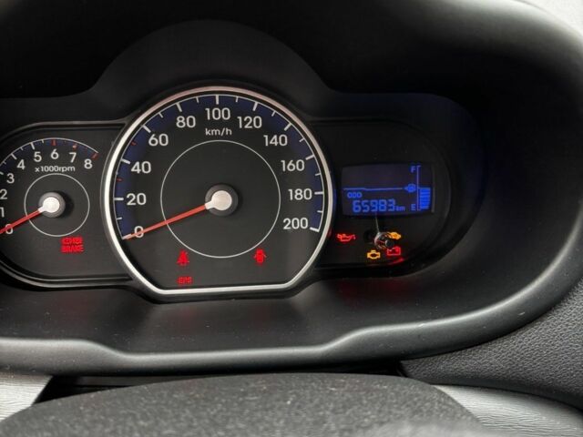 Хендай и10 2012 в Черкассах на Automoto.ua Красный Хендай и10, объемом двигателя 1.09 л и пробегом 66 тыс. км за 4487 $, фото 4 на Automoto.ua