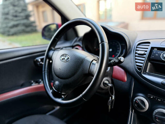 Красный Хендай и10, объемом двигателя 1.2 л и пробегом 108 тыс. км за 7350 $, фото 63 на Automoto.ua