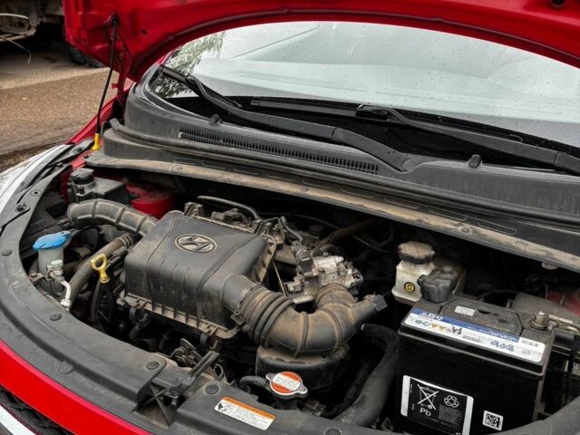 Хендай и10 2012 в Черкассах на Automoto.ua Красный Хендай и10, объемом двигателя 1.09 л и пробегом 66 тыс. км за 4487 $, фото 7 на Automoto.ua