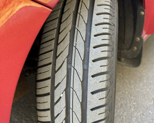 Красный Хендай и10, объемом двигателя 1.25 л и пробегом 78 тыс. км за 7300 $, фото 10 на Automoto.ua
