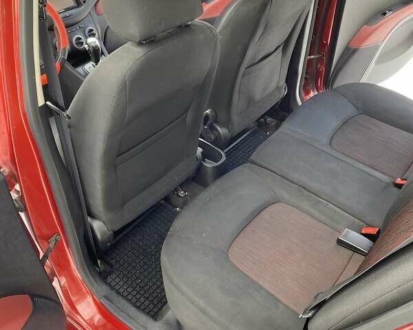 Красный Хендай и10, объемом двигателя 1.2 л и пробегом 162 тыс. км за 6200 $, фото 11 на Automoto.ua