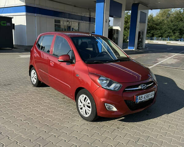 Красный Хендай и10, объемом двигателя 1.25 л и пробегом 86 тыс. км за 6100 $, фото 2 на Automoto.ua