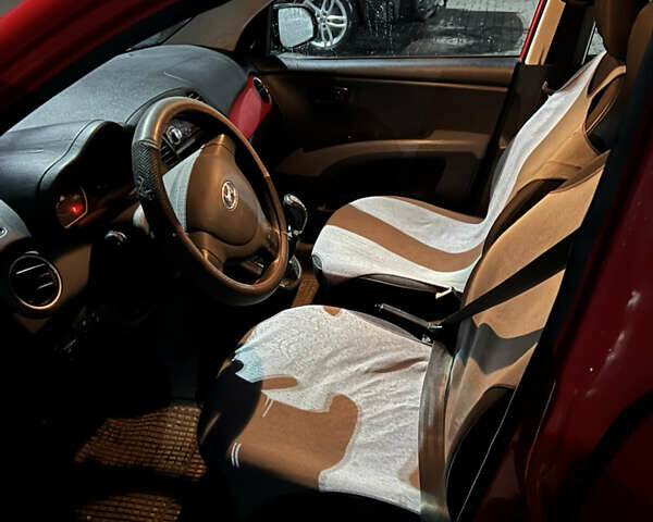 Хендай и10 2012 в Черновцах на Automoto.ua Красный Хендай и10, объемом двигателя 1.09 л и пробегом 185 тыс. км за 6200 $, фото 17 на Automoto.ua