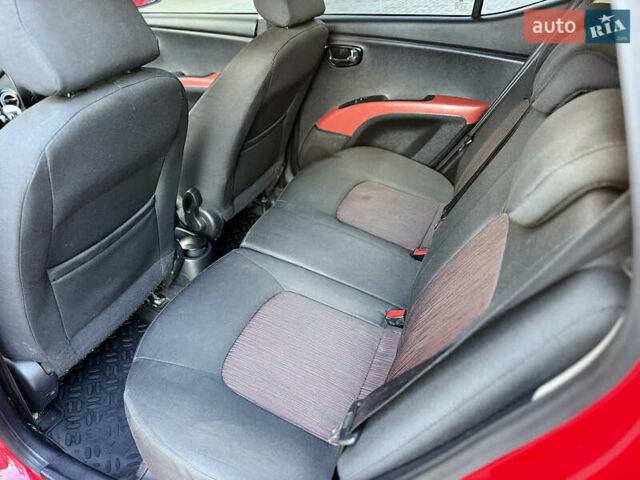 Красный Хендай и10, объемом двигателя 1.2 л и пробегом 108 тыс. км за 7350 $, фото 64 на Automoto.ua
