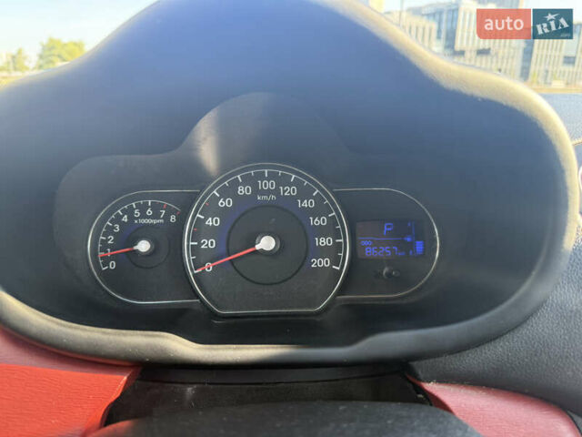 Красный Хендай и10, объемом двигателя 1.25 л и пробегом 86 тыс. км за 6100 $, фото 17 на Automoto.ua