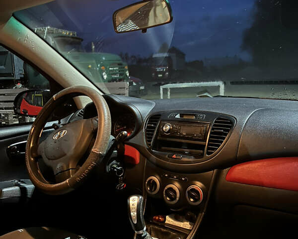 Хендай и10 2012 в Черновцах на Automoto.ua Красный Хендай и10, объемом двигателя 1.09 л и пробегом 185 тыс. км за 6200 $, фото 24 на Automoto.ua