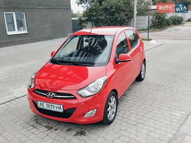 Красный Хендай и10, объемом двигателя 1.2 л и пробегом 108 тыс. км за 7000 $, фото 4 на Automoto.ua