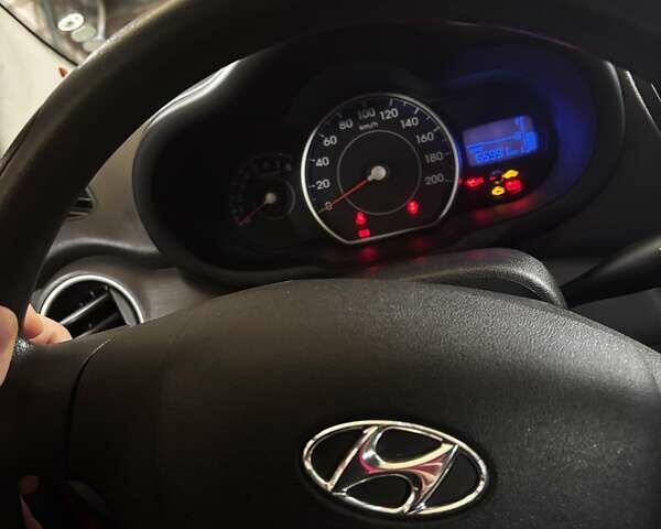 Червоний Хендай і10, об'ємом двигуна 1.09 л та пробігом 65 тис. км за 5200 $, фото 9 на Automoto.ua