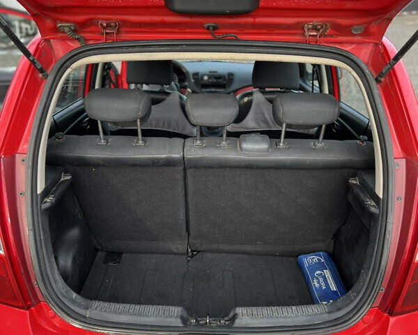 Червоний Хендай і10, об'ємом двигуна 1.09 л та пробігом 185 тис. км за 4100 $, фото 16 на Automoto.ua