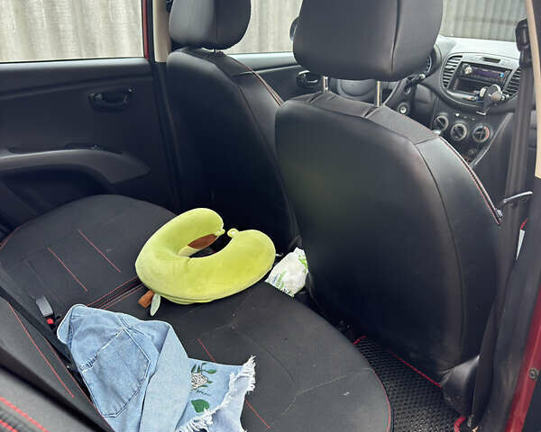 Красный Хендай и10, объемом двигателя 1.09 л и пробегом 91 тыс. км за 5000 $, фото 11 на Automoto.ua