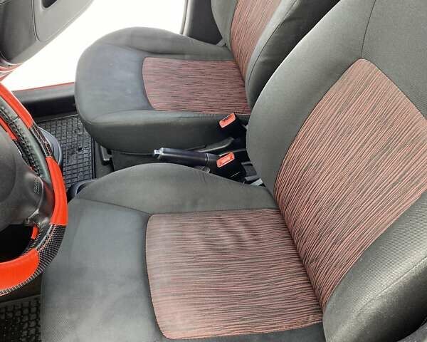 Красный Хендай и10, объемом двигателя 1.2 л и пробегом 162 тыс. км за 6200 $, фото 9 на Automoto.ua