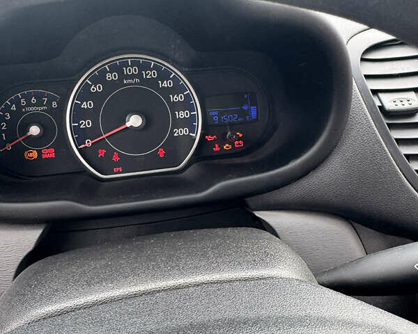 Красный Хендай и10, объемом двигателя 1.09 л и пробегом 91 тыс. км за 5000 $, фото 7 на Automoto.ua