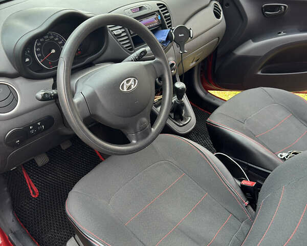 Красный Хендай и10, объемом двигателя 1.09 л и пробегом 91 тыс. км за 5000 $, фото 8 на Automoto.ua