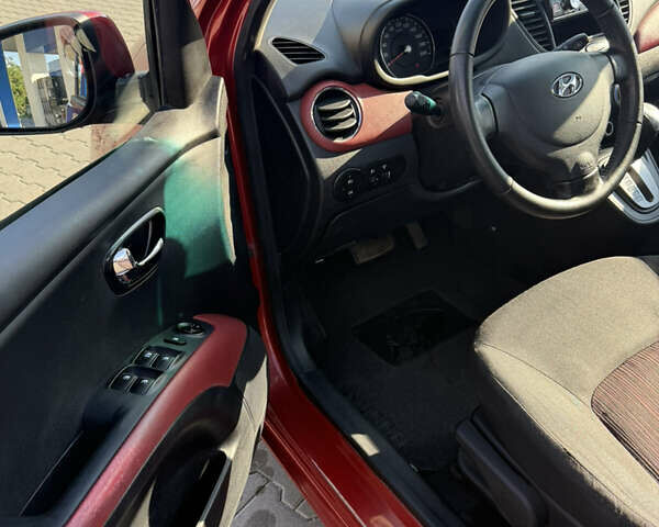 Красный Хендай и10, объемом двигателя 1.25 л и пробегом 86 тыс. км за 6100 $, фото 6 на Automoto.ua