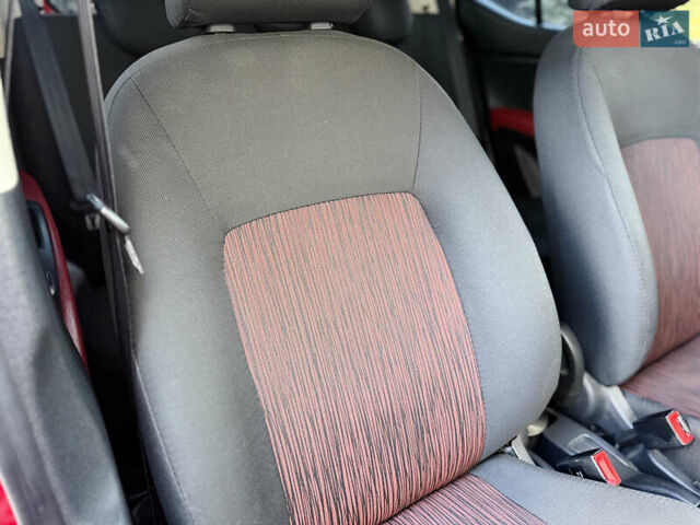 Красный Хендай и10, объемом двигателя 1.2 л и пробегом 108 тыс. км за 7299 $, фото 63 на Automoto.ua