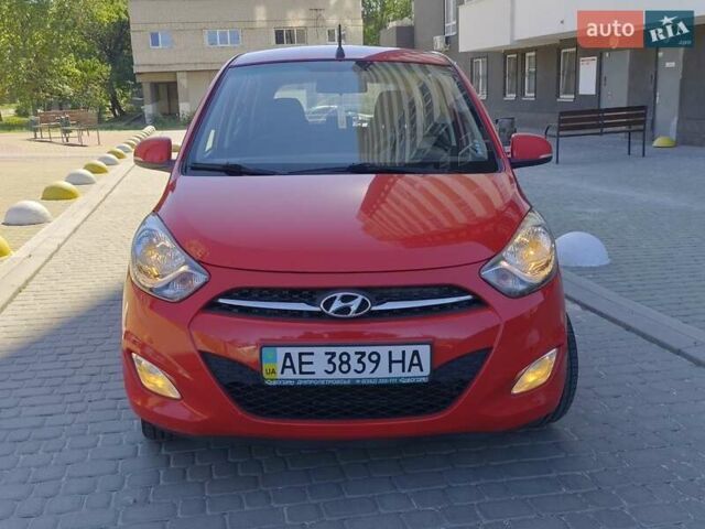 Красный Хендай и10, объемом двигателя 1.2 л и пробегом 108 тыс. км за 7000 $, фото 1 на Automoto.ua