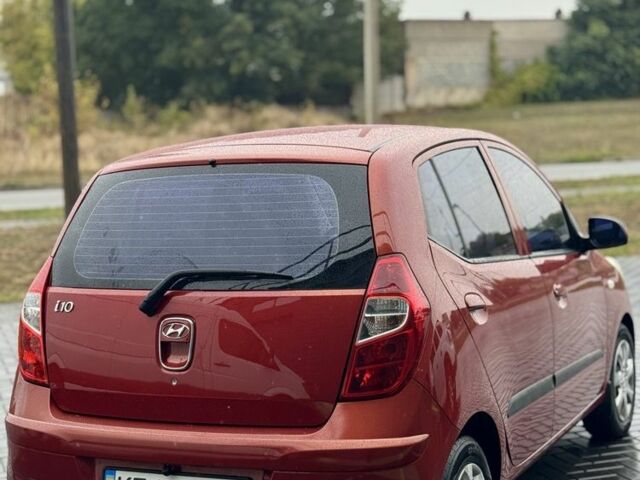 Красный Хендай и10, объемом двигателя 1.1 л и пробегом 97 тыс. км за 7800 $, фото 2 на Automoto.ua