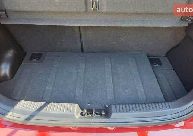 Хендай и10 2013 в Харькове на Automoto.ua Красный Хендай и10, объемом двигателя 1.2 л и пробегом 48 тыс. км за 8950 $, фото 58 на Automoto.ua