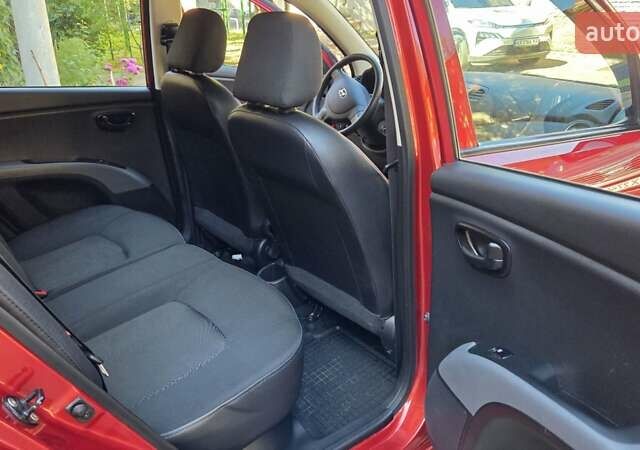 Хендай и10 2013 в Харькове на Automoto.ua Красный Хендай и10, объемом двигателя 1.2 л и пробегом 48 тыс. км за 8950 $, фото 15 на Automoto.ua