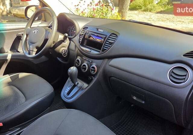 Хендай и10 2013 в Харькове на Automoto.ua Красный Хендай и10, объемом двигателя 1.2 л и пробегом 48 тыс. км за 8950 $, фото 32 на Automoto.ua