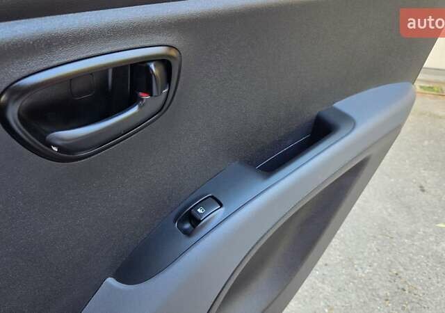 Красный Хендай и10, объемом двигателя 1.2 л и пробегом 48 тыс. км за 9000 $, фото 30 на Automoto.ua