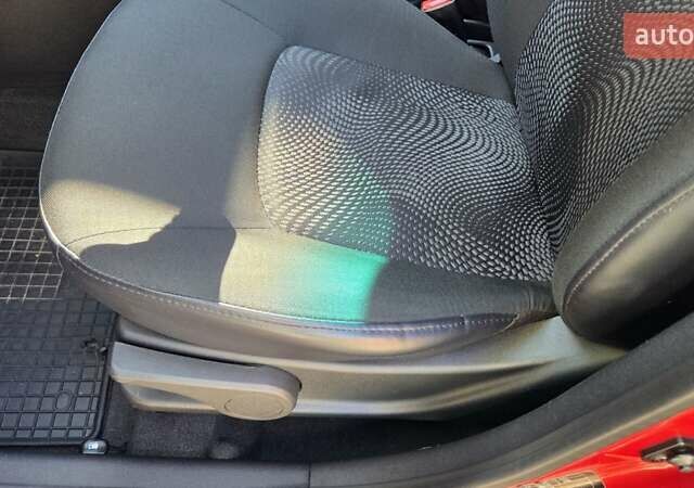 Красный Хендай и10, объемом двигателя 1.2 л и пробегом 48 тыс. км за 9000 $, фото 34 на Automoto.ua