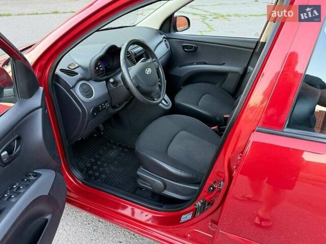 Красный Хендай и10, объемом двигателя 1.2 л и пробегом 48 тыс. км за 9000 $, фото 14 на Automoto.ua