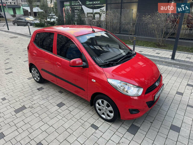 Красный Хендай и10, объемом двигателя 1.1 л и пробегом 48 тыс. км за 5900 $, фото 2 на Automoto.ua