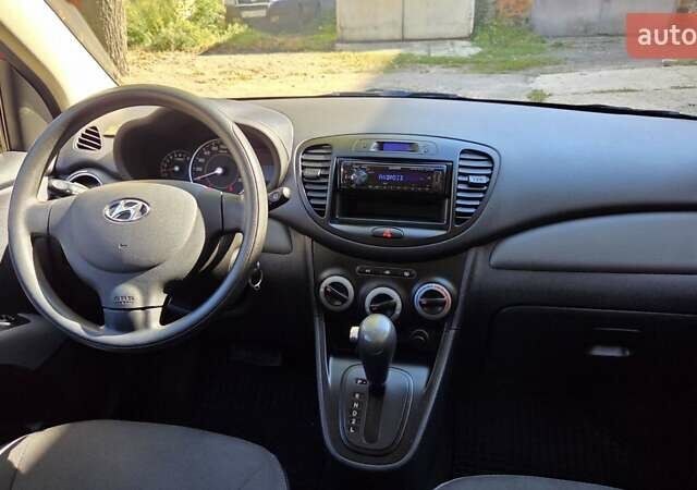 Хендай и10 2013 в Харькове на Automoto.ua Красный Хендай и10, объемом двигателя 1.2 л и пробегом 48 тыс. км за 8950 $, фото 33 на Automoto.ua