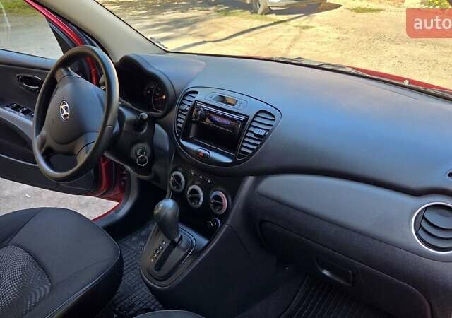 Хендай и10 2013 в Харькове на Automoto.ua Красный Хендай и10, объемом двигателя 1.2 л и пробегом 48 тыс. км за 8950 $, фото 13 на Automoto.ua