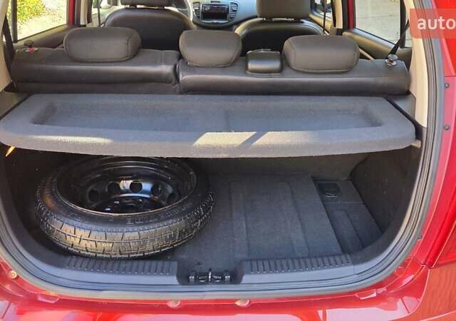 Хендай и10 2013 в Харькове на Automoto.ua Красный Хендай и10, объемом двигателя 1.2 л и пробегом 48 тыс. км за 8950 $, фото 57 на Automoto.ua